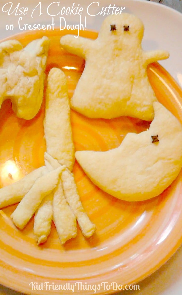 This is so much fun! Shape crescent dough with cookie cutters, decorate, and enjoy for a fun breakfast or anytime snack! - KidFriendlyThingsToDo.com