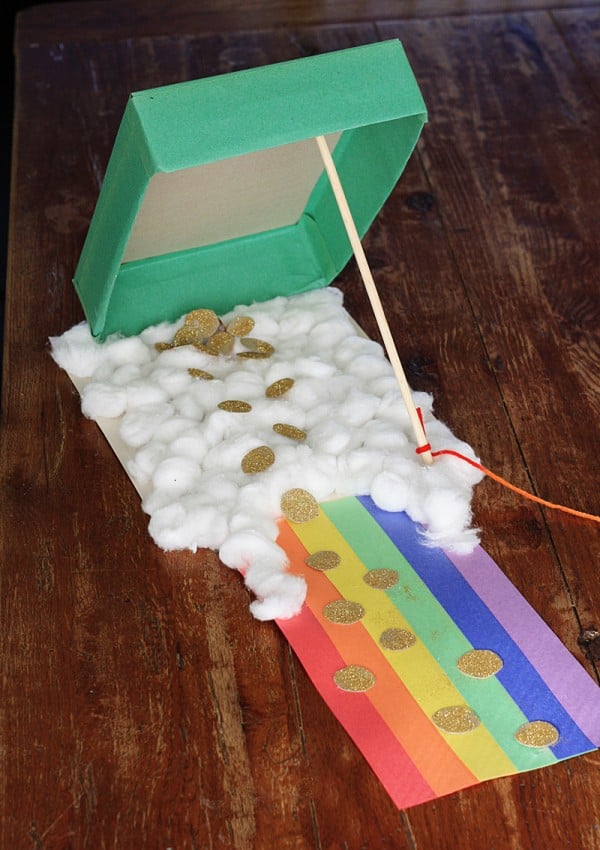 Several leprechaun trap ideas for kids on St. Patrick's Day - www.kidfriendlythingstodo.com