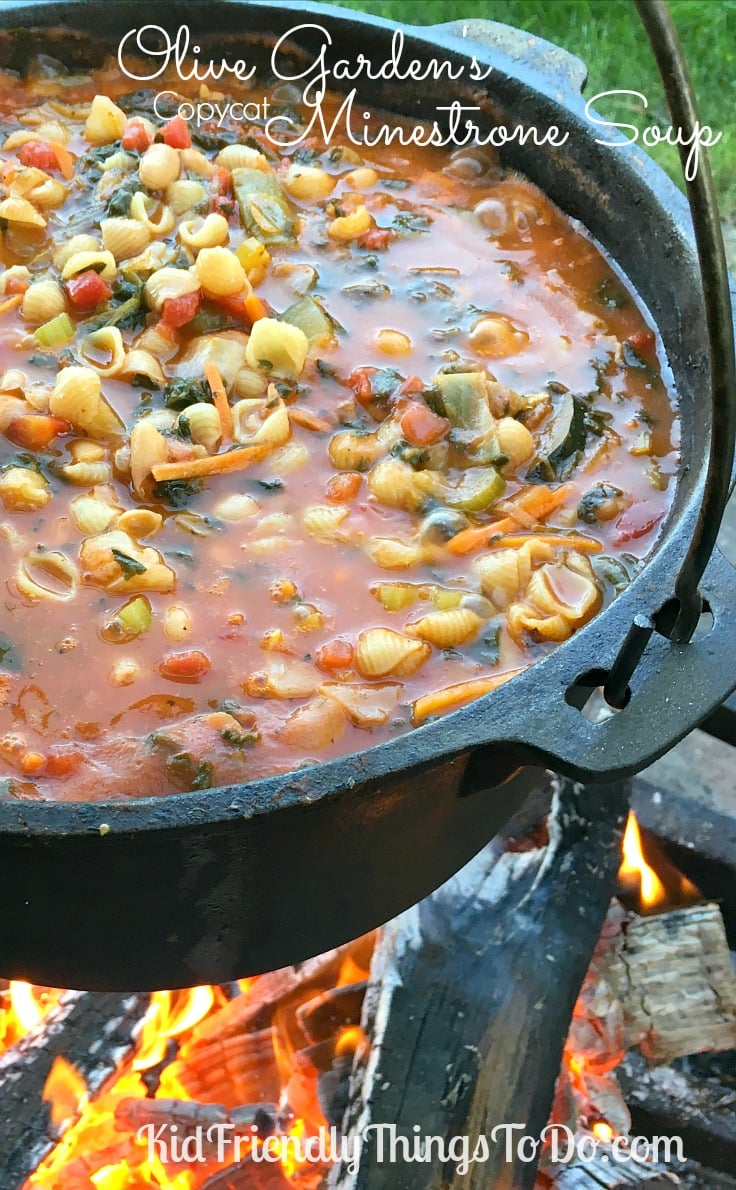 Olive Garden's Copycat Minestrone Soup Recipe - Wow! This really tastes just like the one from Olive Garden! Delicious! - KidFriendlyThingsToDo.com