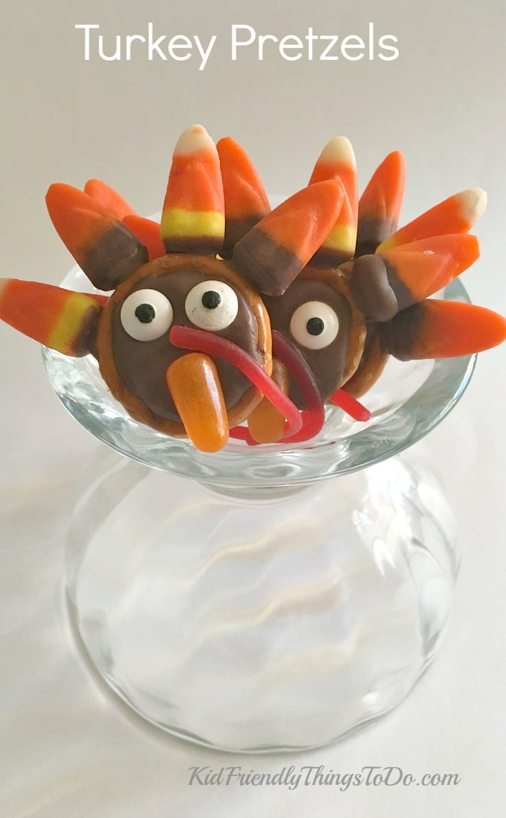 Chocolate Turkey Pretzels - A fun treat for Thanksgiving - KidFriendlyThingsToDo.com