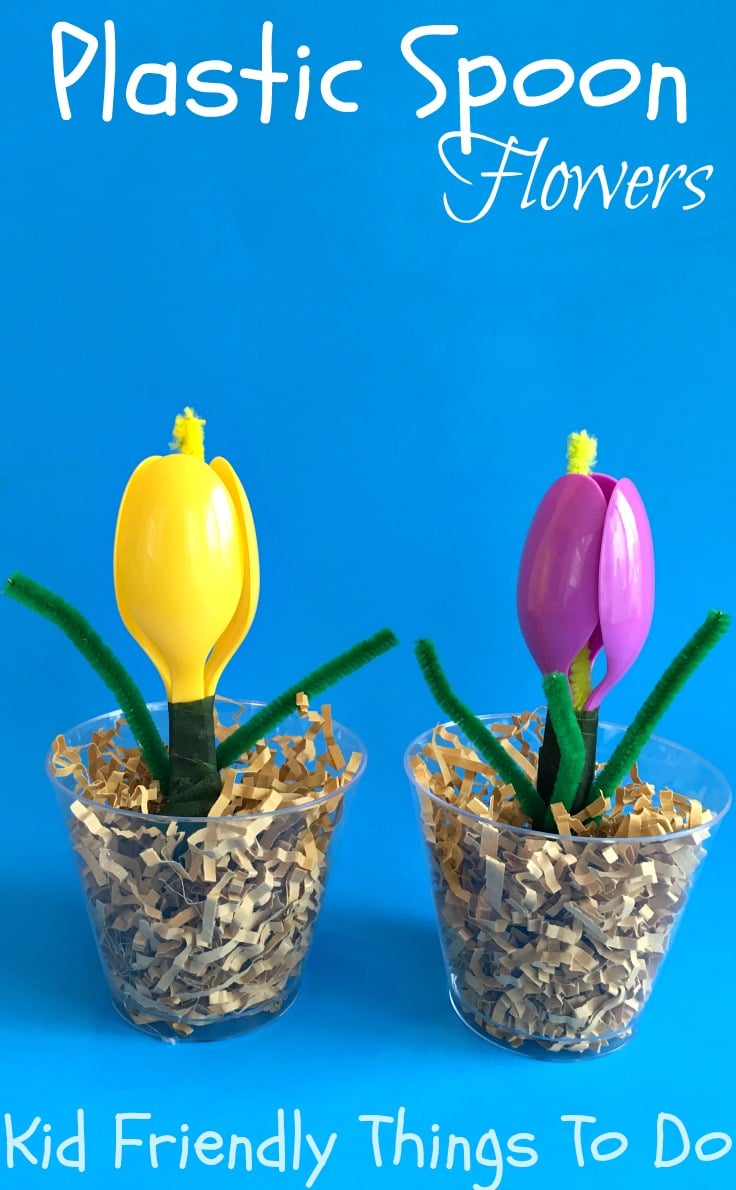 A plastic spoon flower for Mother's Day or teacher gift! - KidFriendlyThingsToDo.com