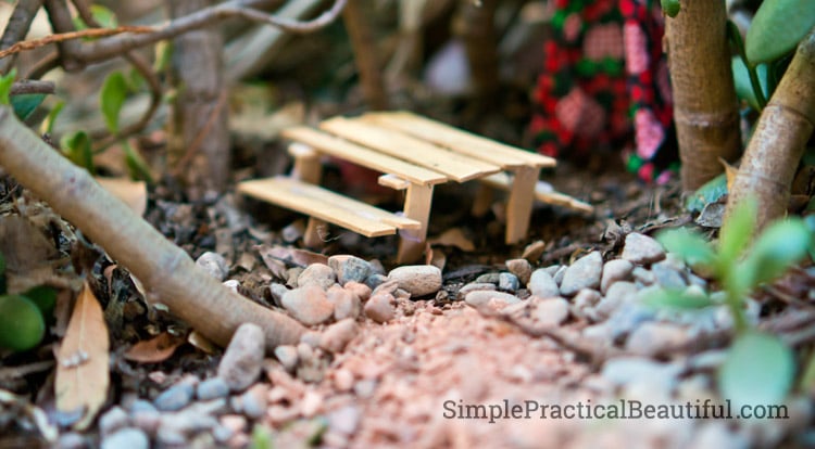 Over 15 Fairy Garden Ideas for kids DIY - KidFriendlyThingsToDo.com