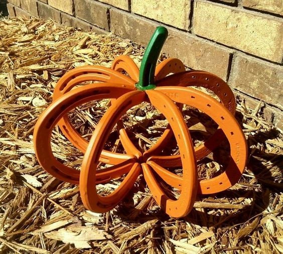 The Best DIY Kid Friendly Fun Fall Decorating & Craft Ideas - www.kidfriendlythingstodo.com