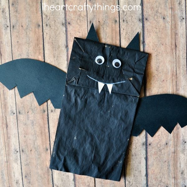 30 + Halloween Crafts and Games for Kids. Great ideas for parties and celebrations - www.kidfriendlythingstodo.com