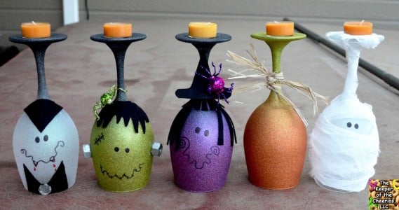 30 + Halloween Crafts and Games for Kids. Great ideas for parties and celebrations - www.kidfriendlythingstodo.com