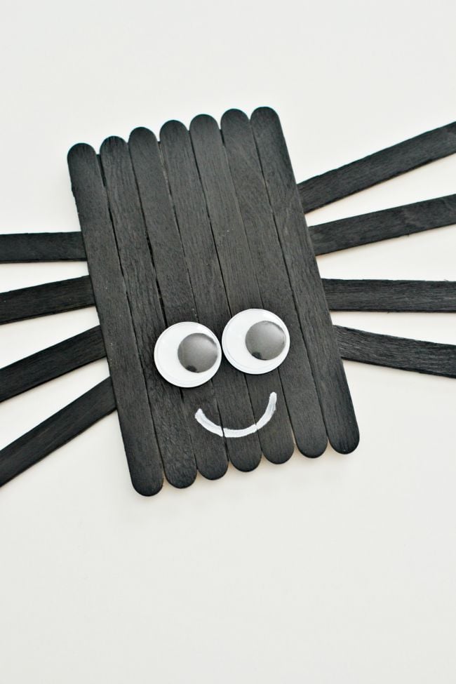 30 + Halloween Crafts and Games for Kids. Great ideas for parties and celebrations - www.kidfriendlythingstodo.com