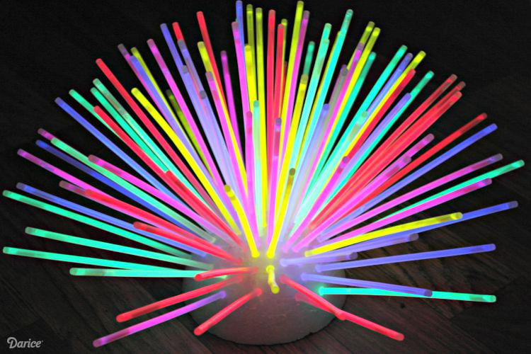 glow-Glow In the Dark Party Ideas for a Fun New Year's Eve With the Kids, Teenagers and Adults - www.kidfriendlythingstodo.com