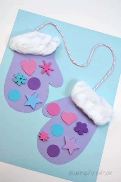 Over 30 Easy Winter themed crafts for kids to make and fun food treat ideas to brighten the house and classroom! Perfect for winter parties. www.kidfriendlythingstodo.com