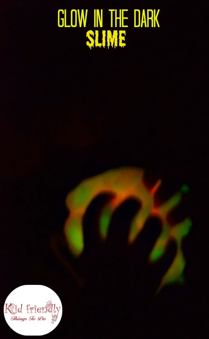 How to make Easy Glow in the dark slime with 4 ingredients! So much fun to do with the kids. You can substitute liquid starch if you don't want borax. www.kidfriendlythingstodo.com