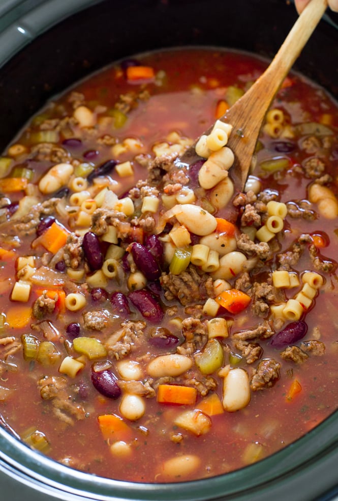 Over 15 Delicious Looking Slow Cooker Soup Recipes that look easy and delicious - www.kidfiendlythingstodo.com 