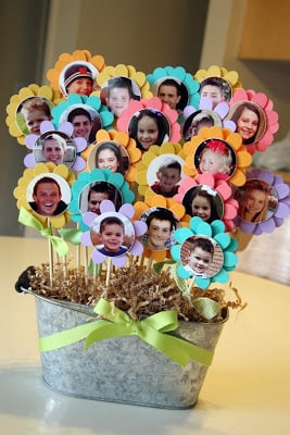 Over 15 Mother's Day Crafts the kids can make as gifts for mom - www.kidfriendlythingstodo.com