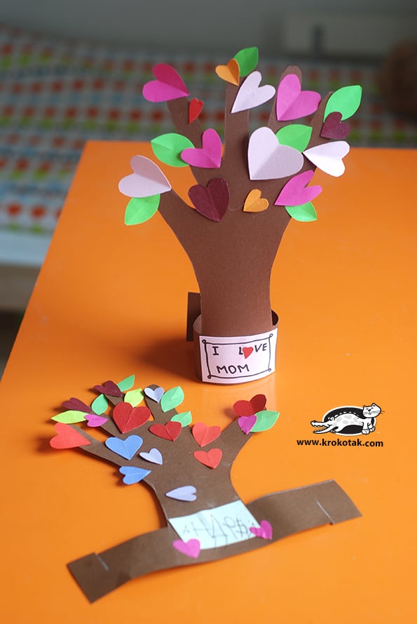 Over 15 Mother's Day Crafts the kids can make as gifts for mom - www.kidfriendlythingstodo.com