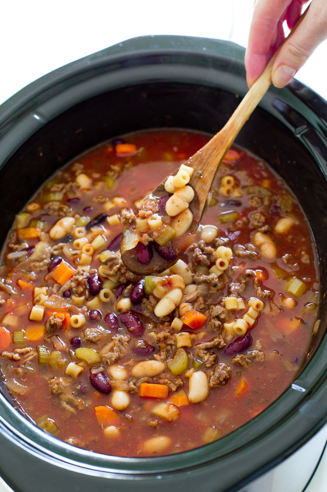 Over 25 Delicious Looking Fall Slow Cooker Recipes to Try - Crockpot recipes to warm you up and feed your soul this fall! spice, pumpkin recipes, drinks, apple recipes, soup , and dinner www.kidfriendlythingstodo.com