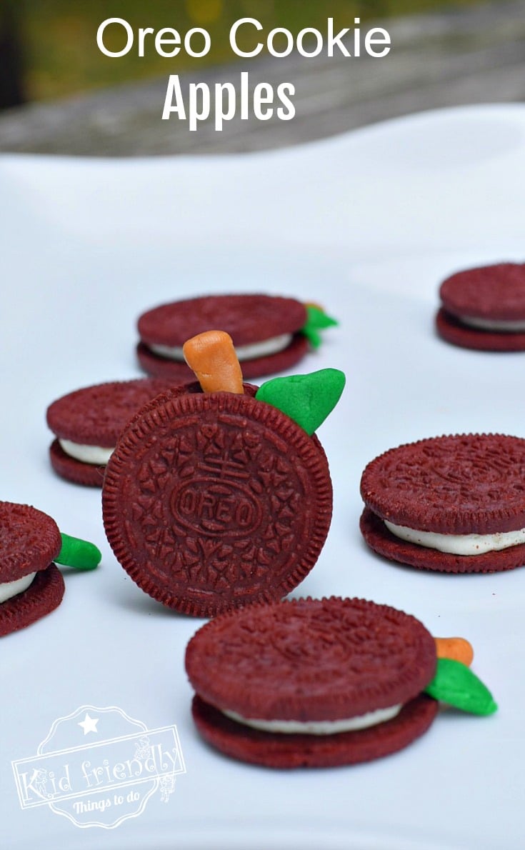Make a Simple and Fun Apple Food Craft Treat from an Oreo Cookie - Perfect for a fall harvest party! www.kidfriendlythingstodo.com