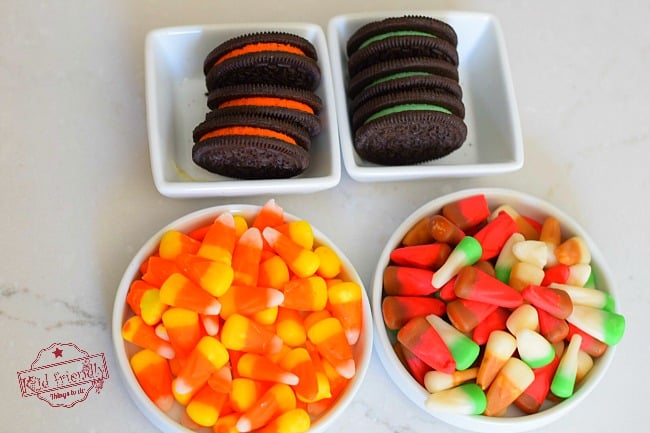 Easy to Make Witch Hat Oreo Cookies for a Fun Kid Halloween Food Idea - So cute and really the easiest idea ever! www.kidfriendlythingstodo.com