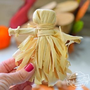 How To Make Corn Husk Dolls | Kid Friendly Things To Do