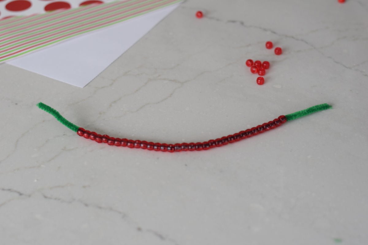 making pipe cleaner bead ornament 