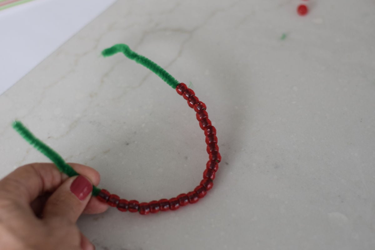 making a pipe cleaner and bead ornament 