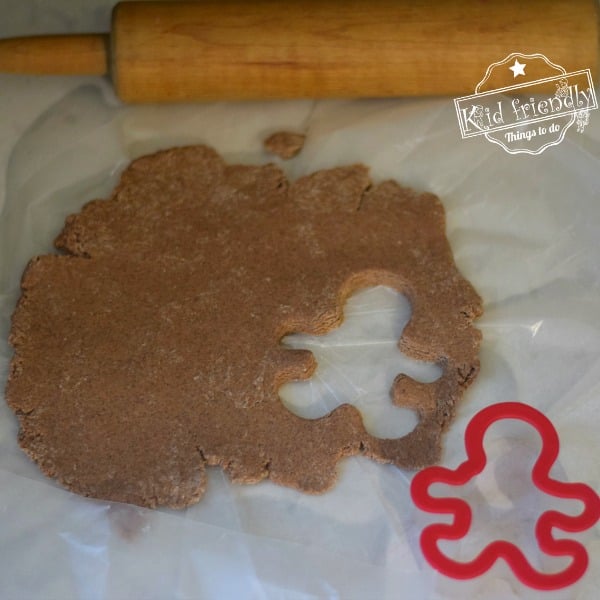 making cinnamon gingerbread ornaments