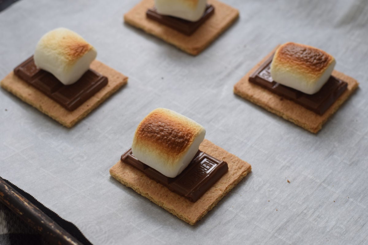 making baked s'mores 