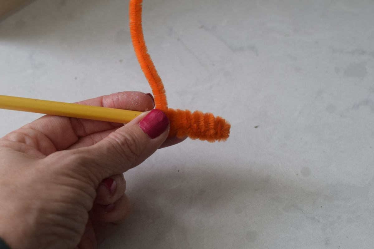 making pipe cleaner carrot craft 