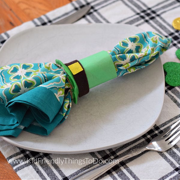 Read more about the article Toilet Paper Leprechaun Hat Napkin Holder (Easy to Make)