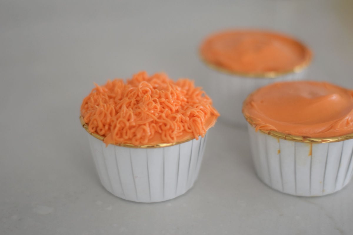 orange cupcakes 