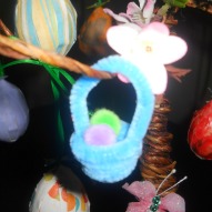 Read more about the article Mini Chenille Stem Easter Basket Craft