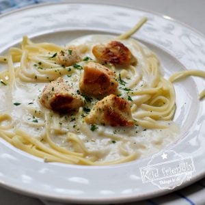 Chicken with White Sauce and Pasta
