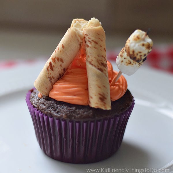 Read more about the article Delicious Campfire Cupcakes (An Easy To Follow Recipe)