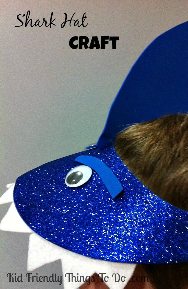 Shark Hat Craft. Cute idea for kid's birthday party, summer party or classroom activity