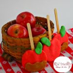 Adorable caramel apple sugar cookie recipe for a kid friendly apple fun food! Great fall activity and great for parties! www.kidfriendlythingstodo.com