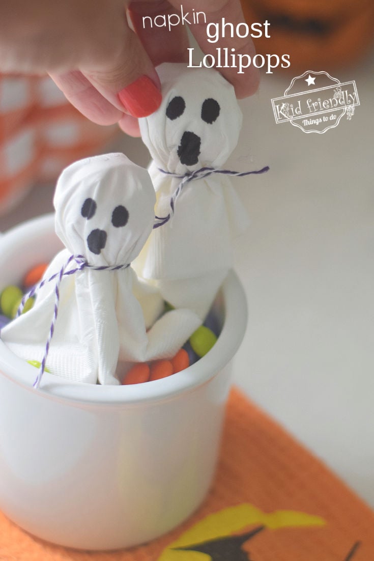 Make Lollipop Ghosts {with a napkin!} Easy | Kid Friendly Things To Do