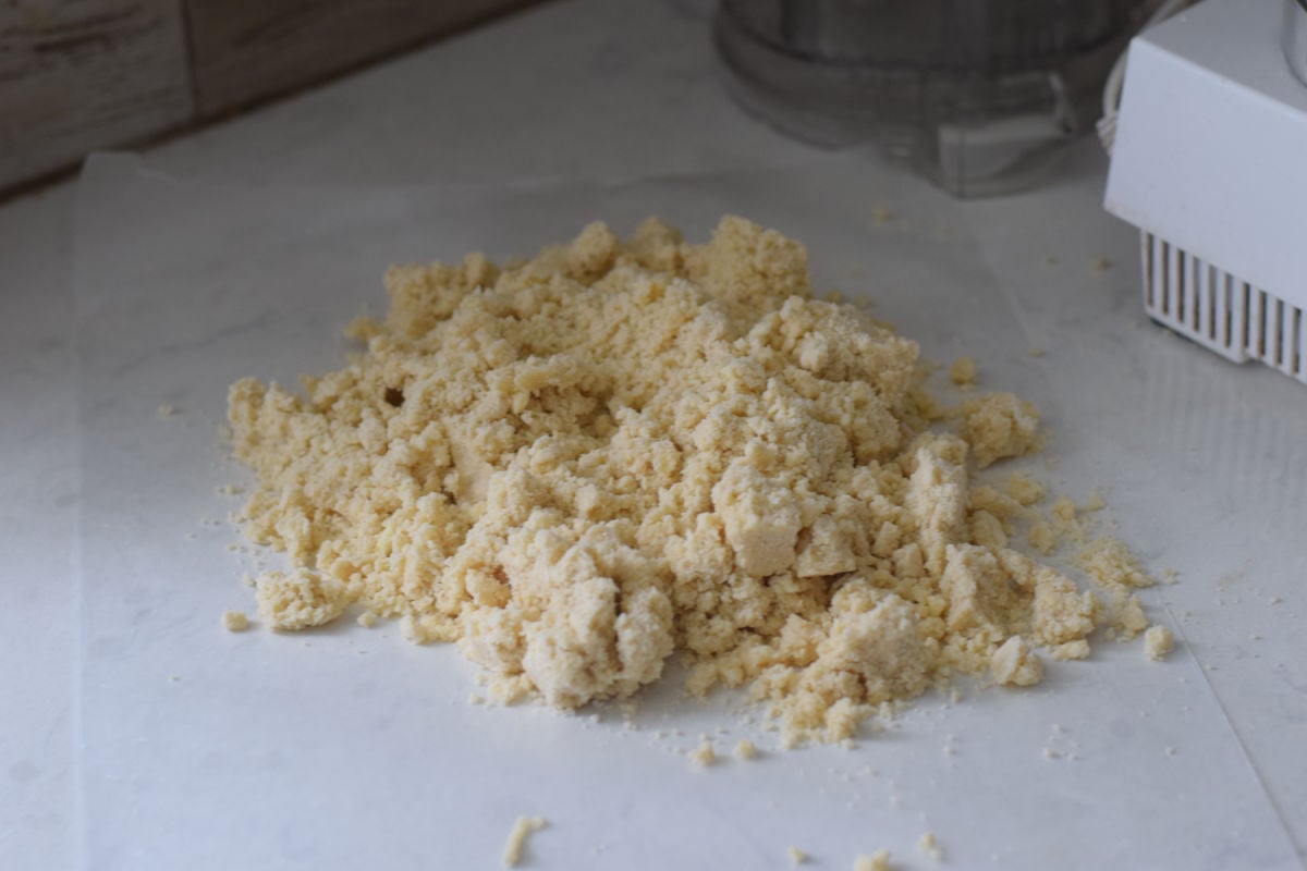 making pie crust in a food processor 