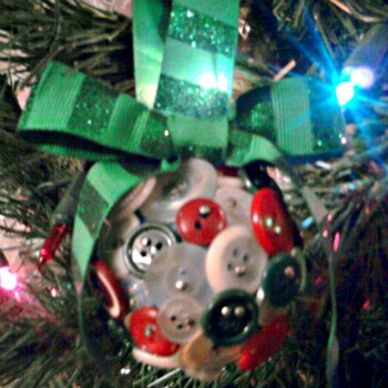 Making A Christmas Ornament Out Of Buttons - A Kid Friendly Craft