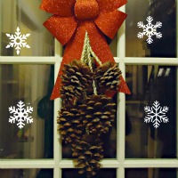 A Holiday Pine Cone Door Swag Christmas Craft Kid Friendly Thing To Do