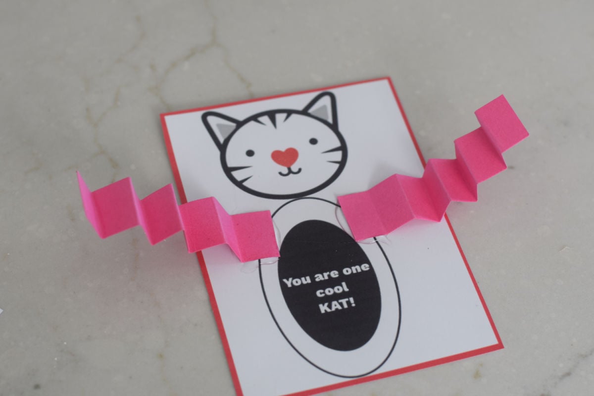 making Kit Kat Valentine's Day card 