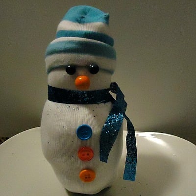 A "NO SEW" Cuddly Snowman Craft