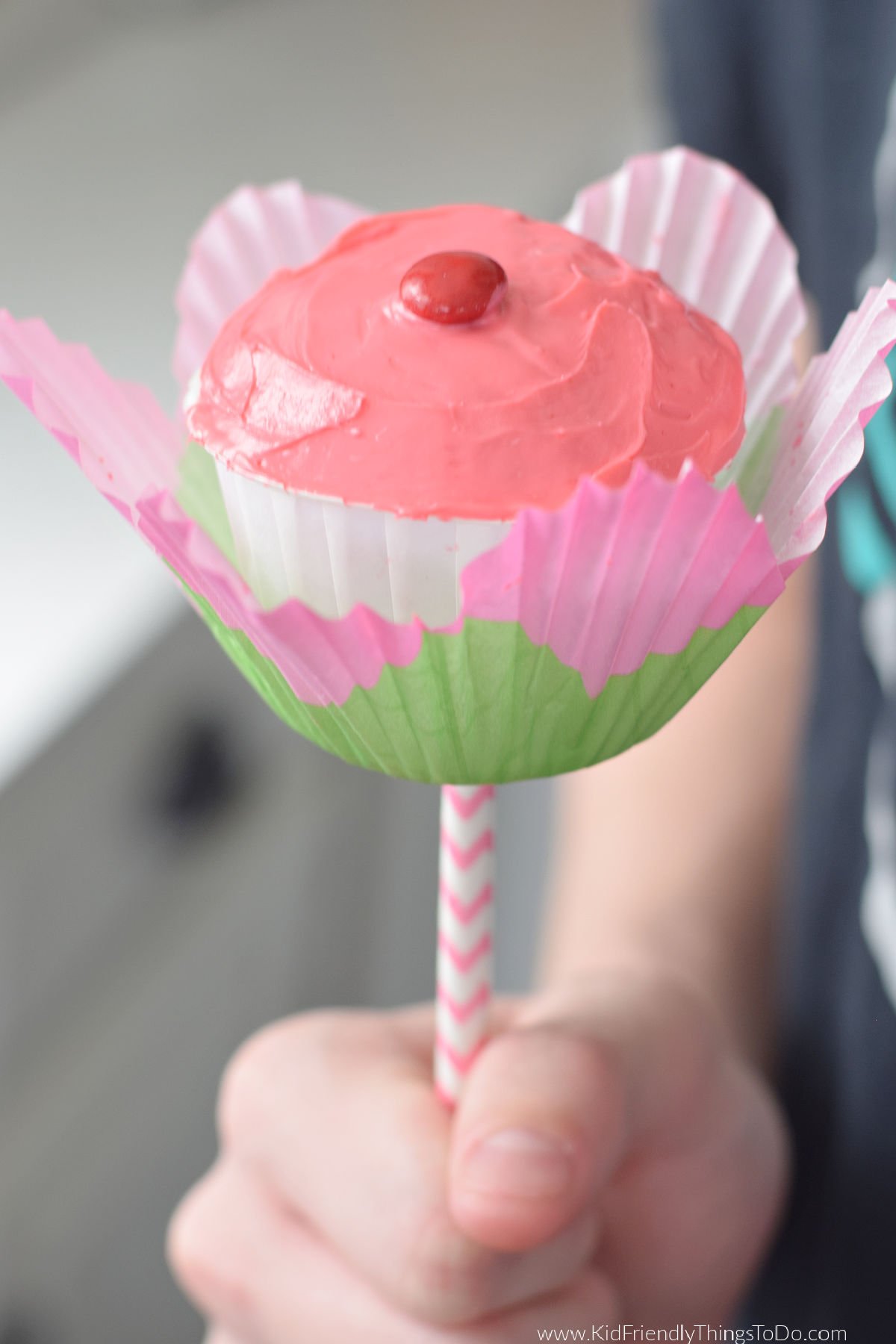 Flower shaped cupcake 