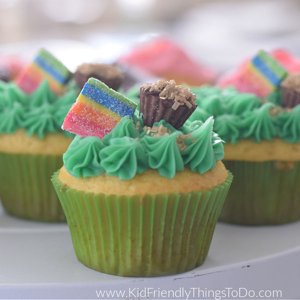 You are currently viewing Making A Pot Of Gold Cupcake For St. Patrick’s Day | Kid Friendly Things To Do