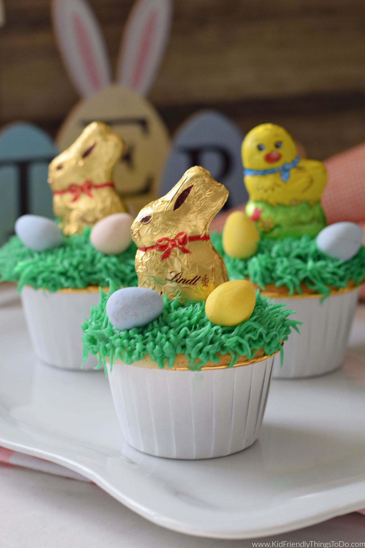 Easter bunny cupcakes 