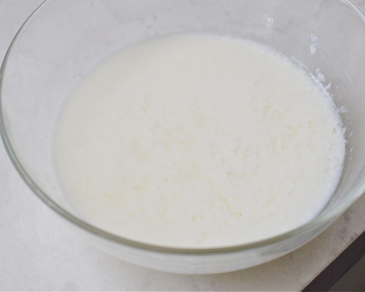 making homemade buttermilk 