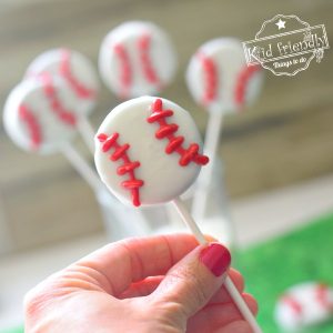 Chocolate Covered Oreo Baseballs {Fun Summer Party Treat} | Kid Friendly Things To Do