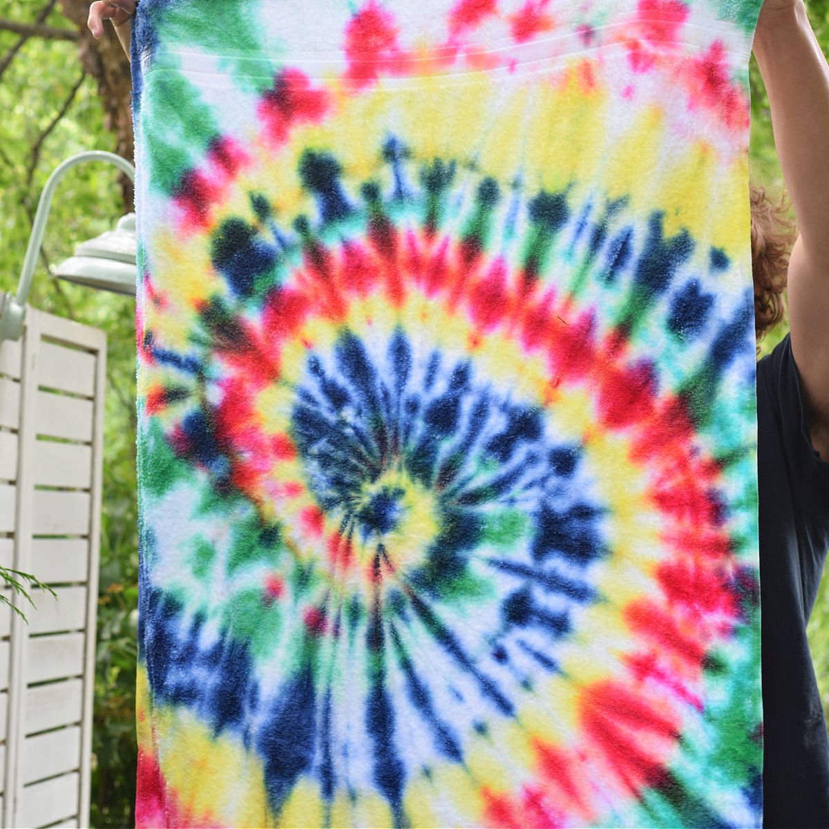 How to Tie Dye Beach Towels