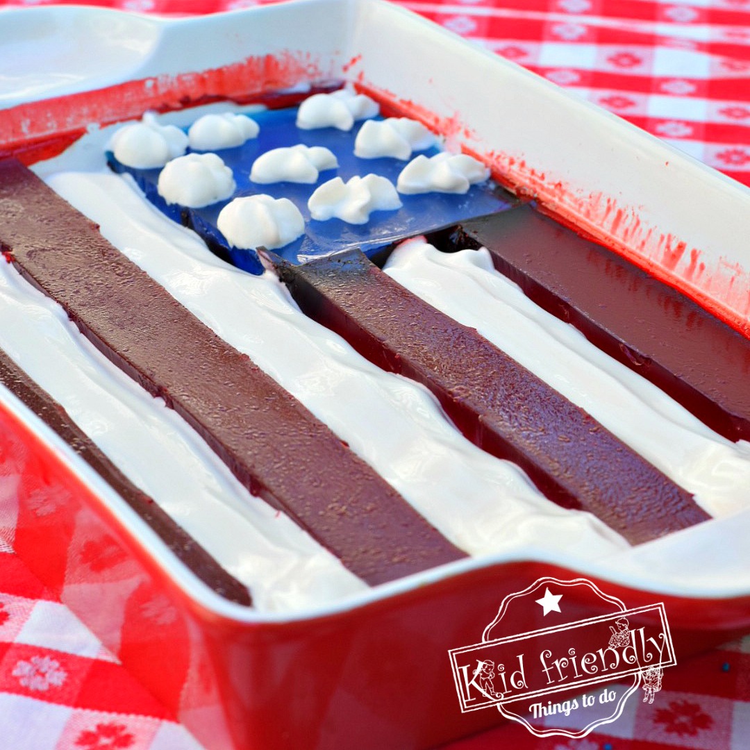 You are currently viewing An American Flag Jell-O Dessert