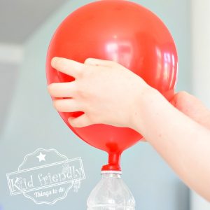 Read more about the article Baking Soda & Vinegar Balloon Experiment {Easy & Fun!}  | Kid Friendly Things To Do