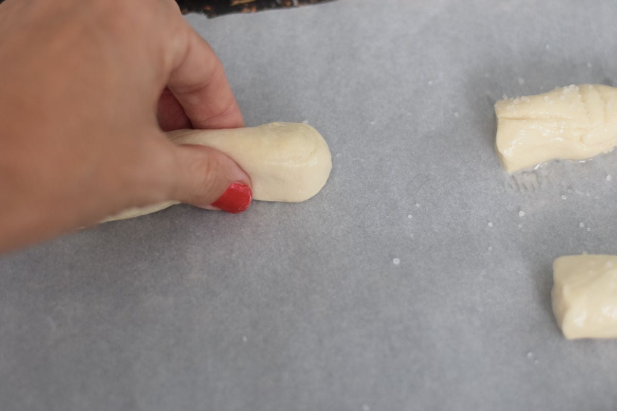 making witch pretzel fingers 