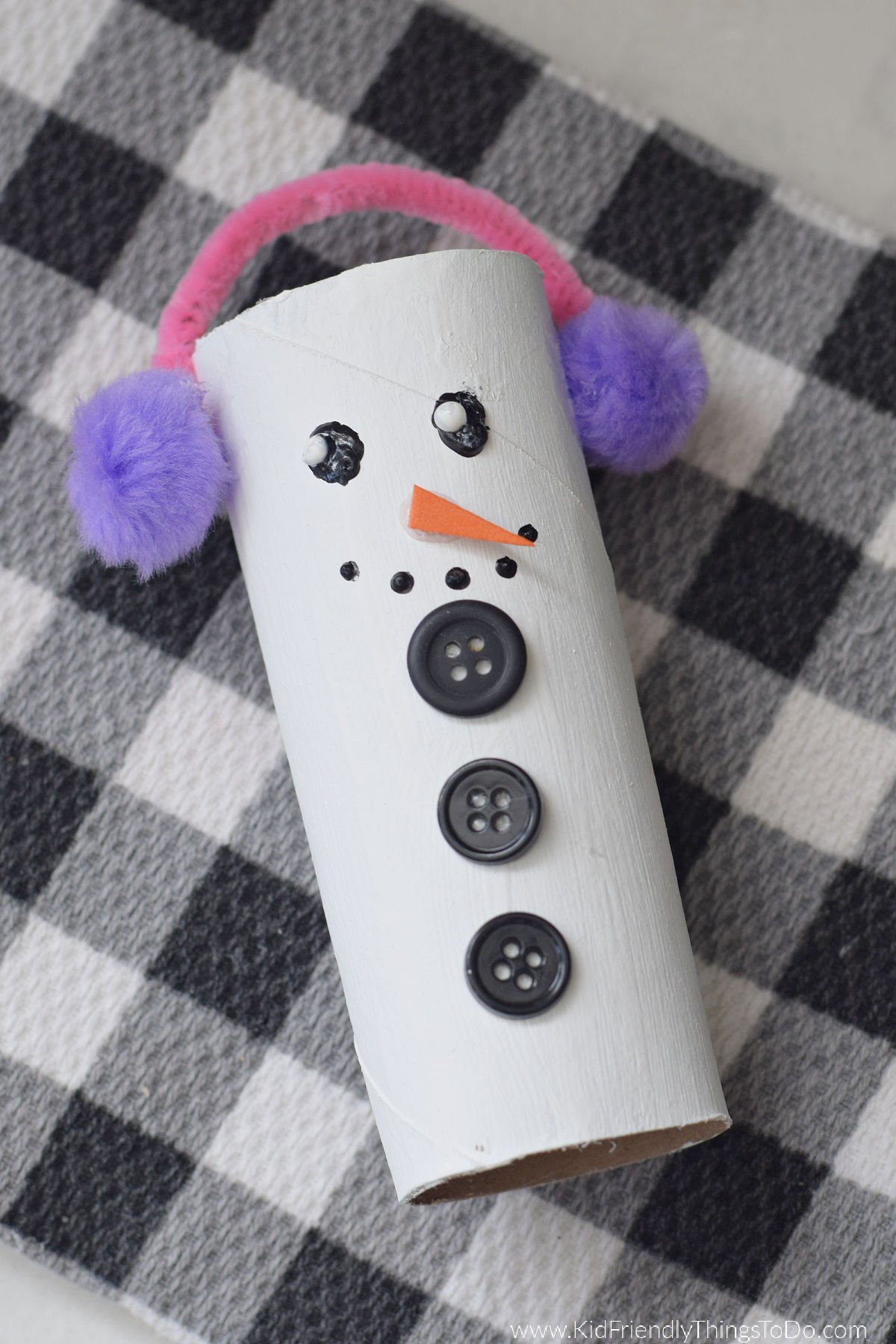 paper tube snowman