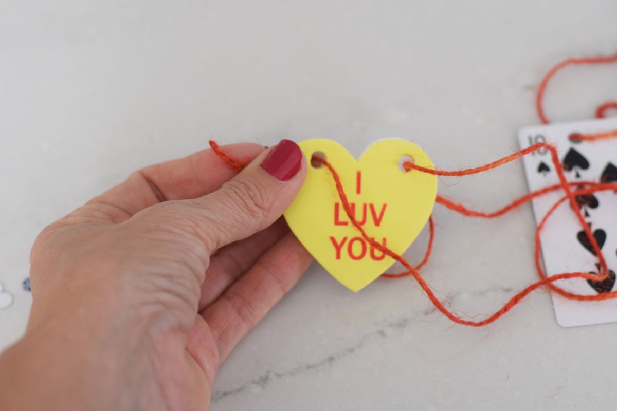 making a DIY Valentine Garland