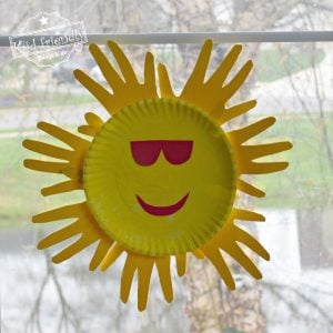 Paper Plate Sun Hand-Print Craft {Cute Summer Craft} |Kid Friendly Things To Do